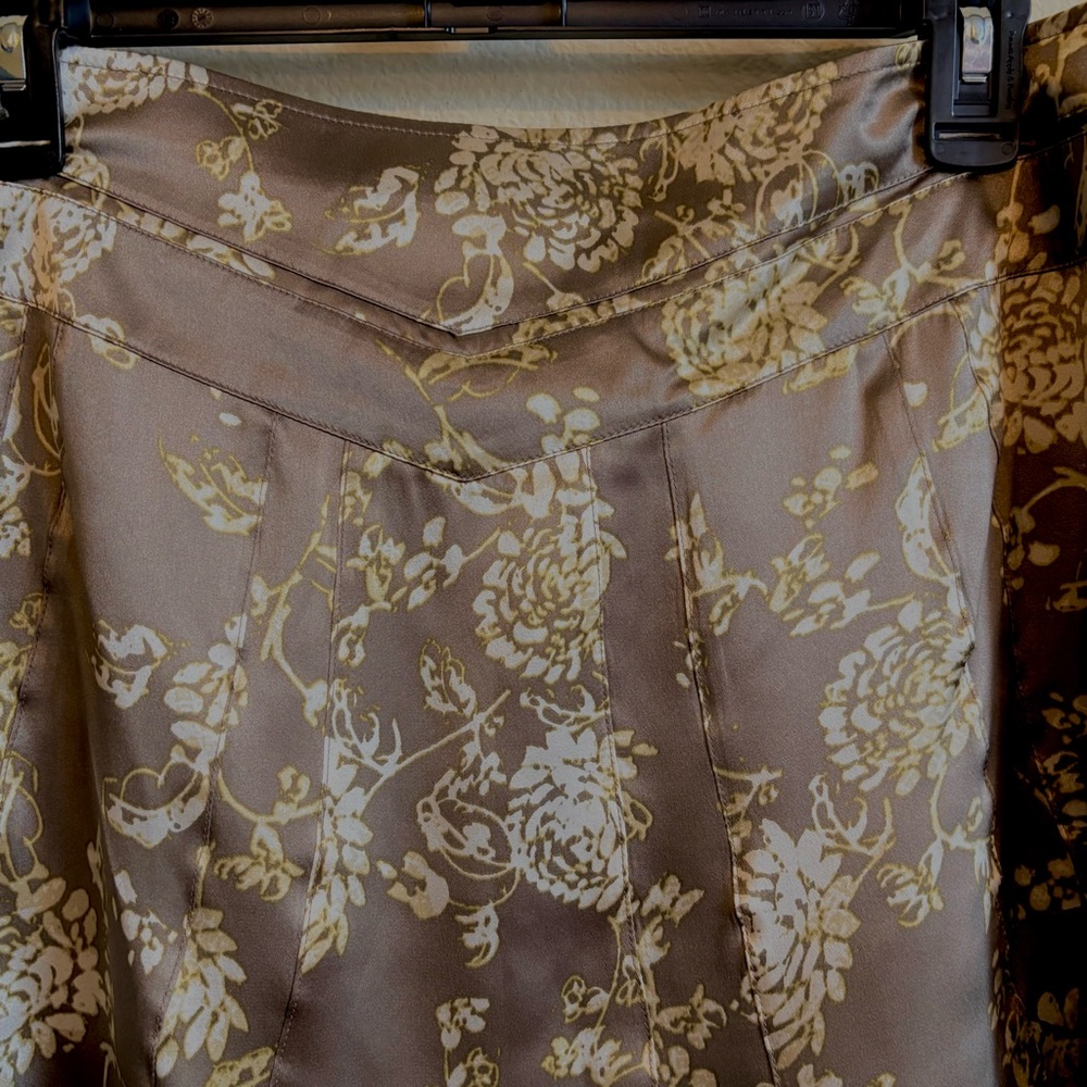 NWT Banana Republic Silk Skirt , size 8 - Picture 6 of 11